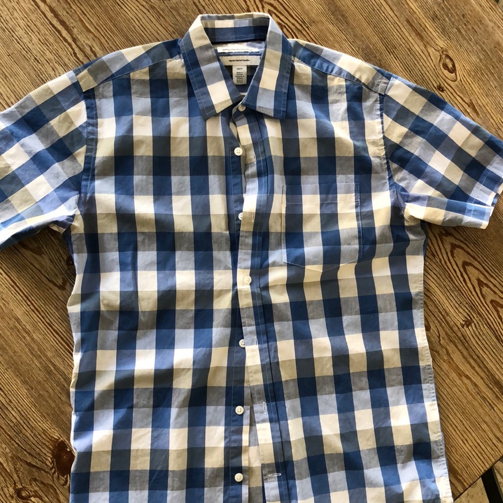 Amazon Essentials Men's Regular-Fit Short-Sleeve Poplin Shirt